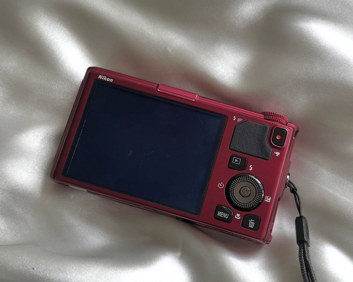 Nikon Coolpix S9500