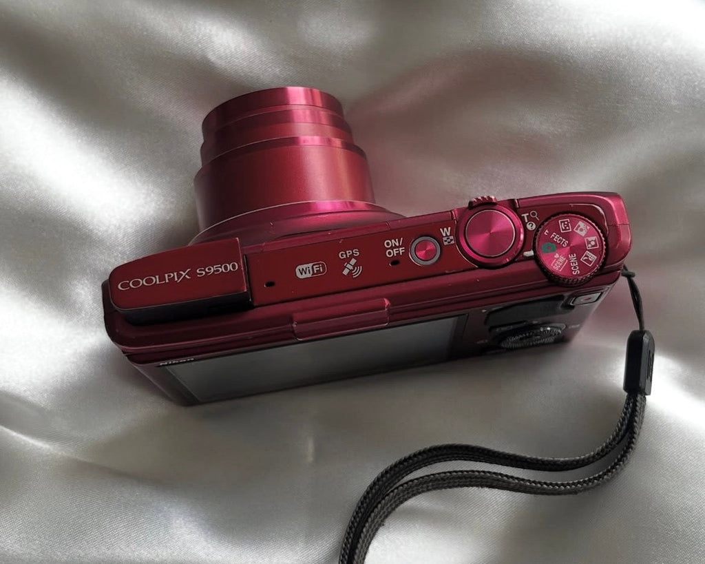 Nikon Coolpix S9500